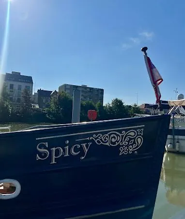 Spicy - Sejour Insolite Sur La Marne Hotel na wodzie *